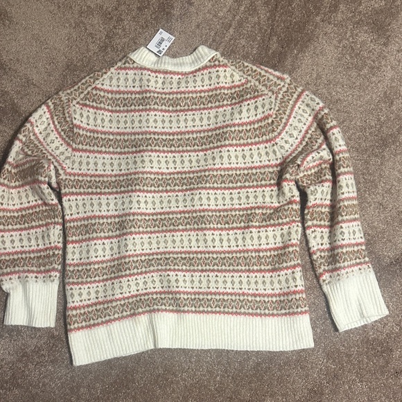 Women’s American Eagle Cream Patterned Sweater - Picture 5 of 5
